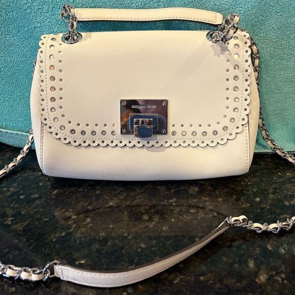 Michael Kors Cream Leather Shoulder Bag Scalloped Flap Chain Strap - Picture 1 of 9